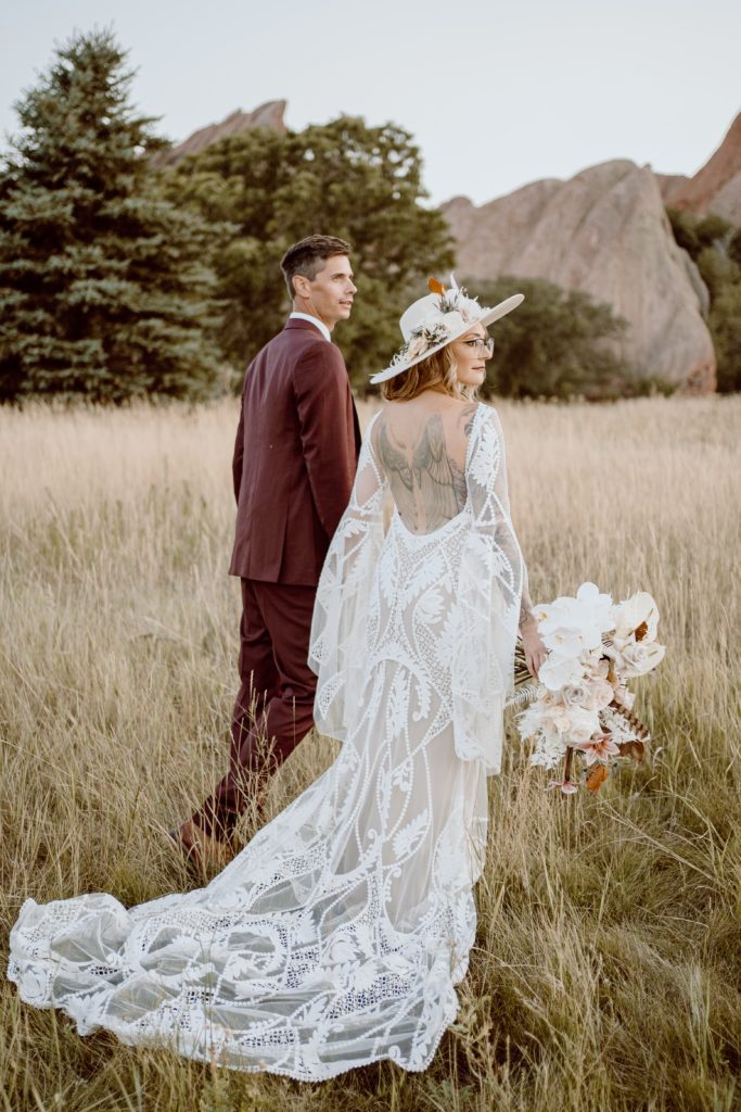 Colorado Summer elopement. What to bring for your summer hiking elopement. How to plan your colorado summer elopement.
