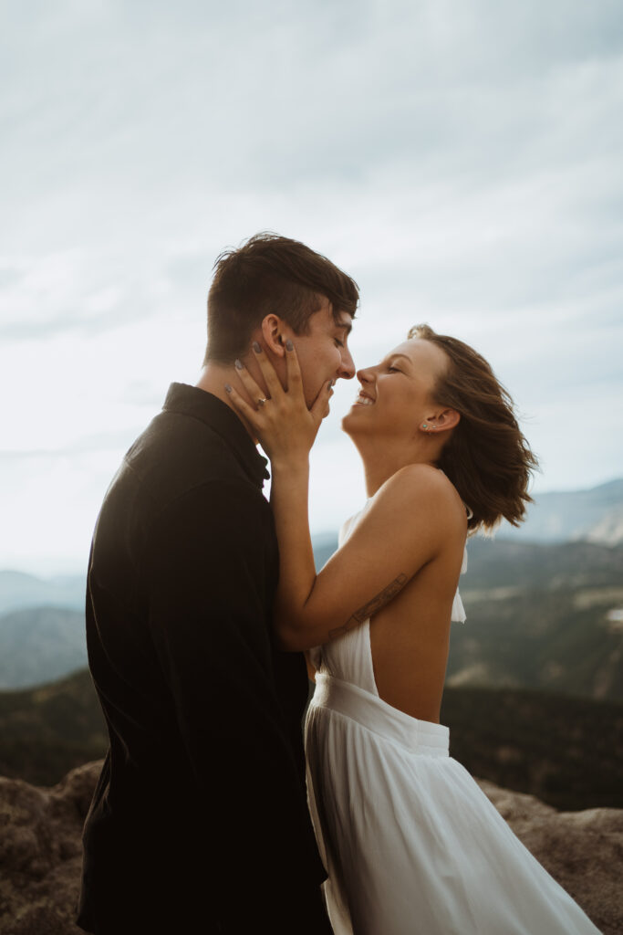 eloping in Breckenridge Colorado in the summer. How to plan a summer adventure elopement in the Rocky Mountains. Eloping with dogs. Hiking elopement.