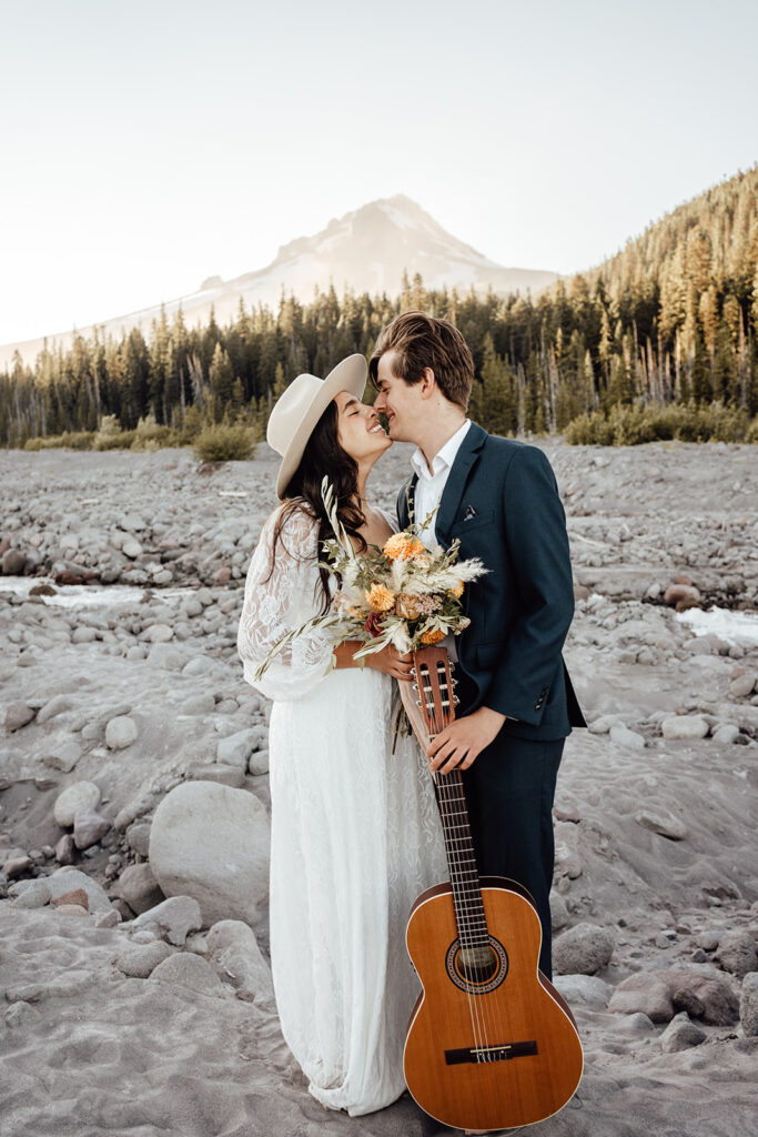 how to plan your mt. hood elopement: 
Where to Elope at Mount Hood · Trillium Lake · Paradise Park Trailhead · Salmon River Trail · Lost Lake · Tamanawas Falls · Mirror Lake · Mt. Hood Ski 