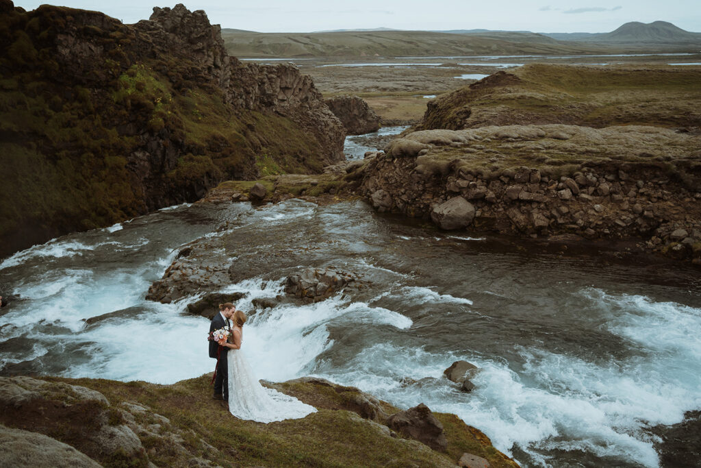 Rob & Jess had the most incredible adventure elopement in Iceland! Come and see iceland elopement northern lights, iceland wedding attire, iceland wedding photography and iceland wedding aesthetic. Book Sydney for your adventure elopement or romantic Iceland elopement